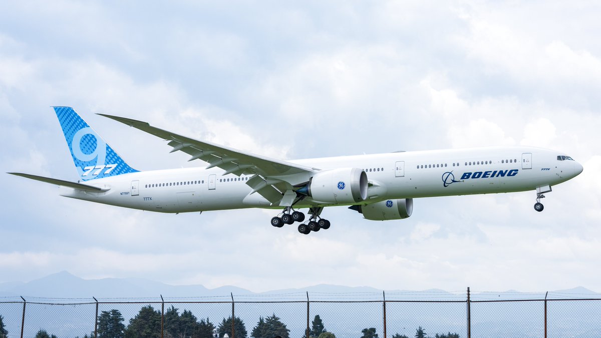 Boeing 777X tweet media
