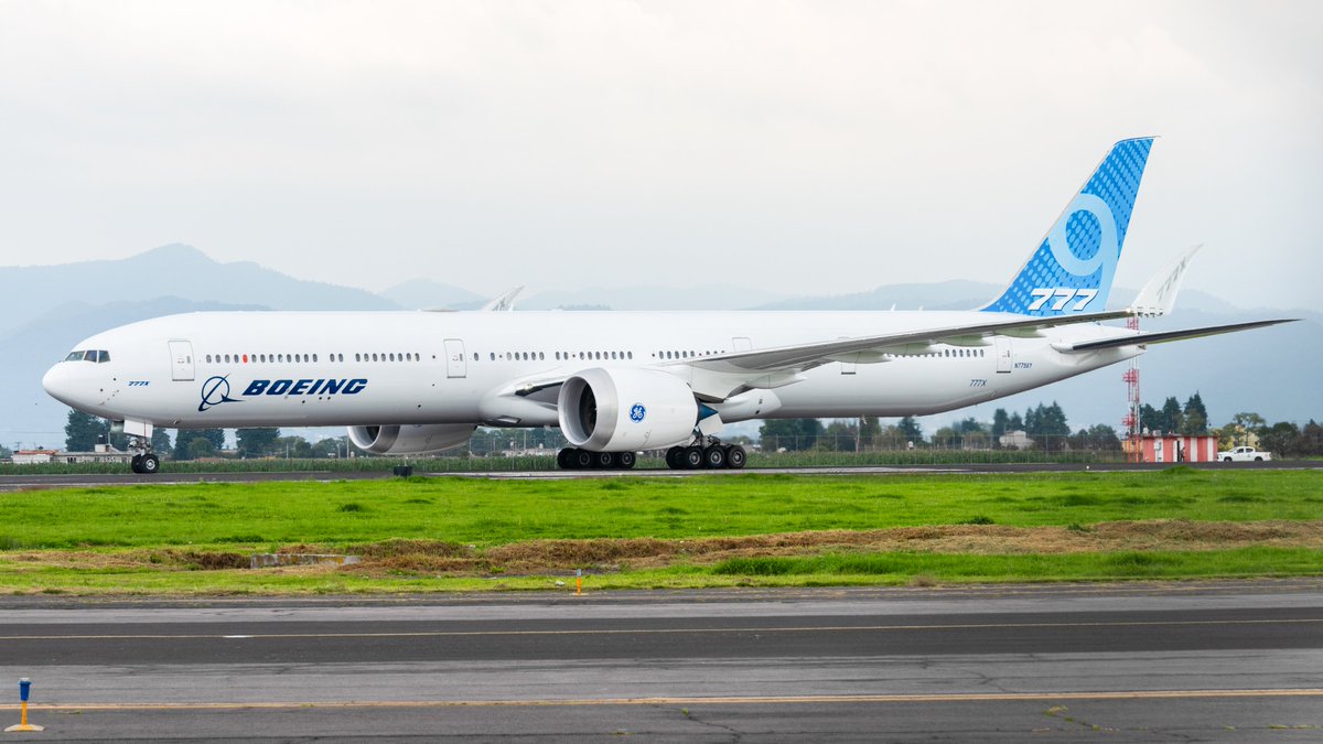 Boeing 777X tweet media