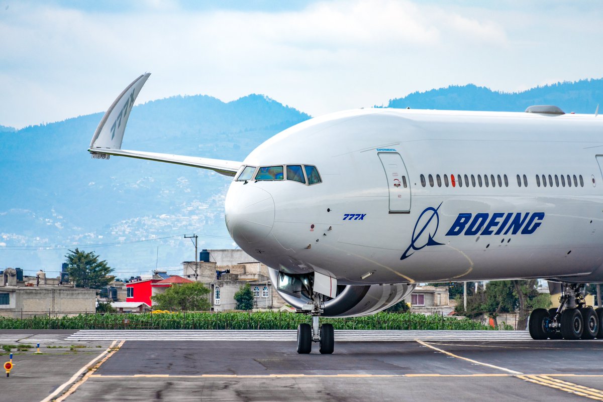 Boeing 777X tweet media