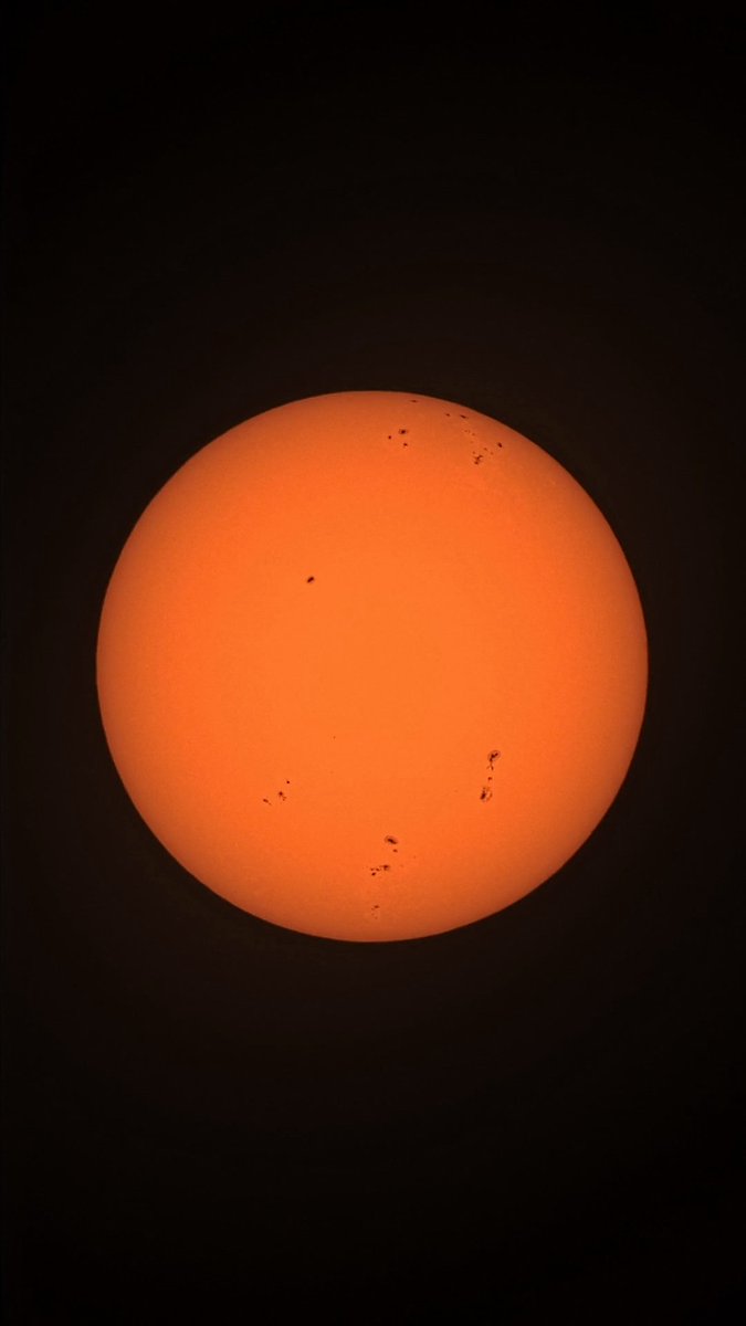 byte0419's tweet photo. Sunspot ☀️ https://t.co/Aq9SwNfevn