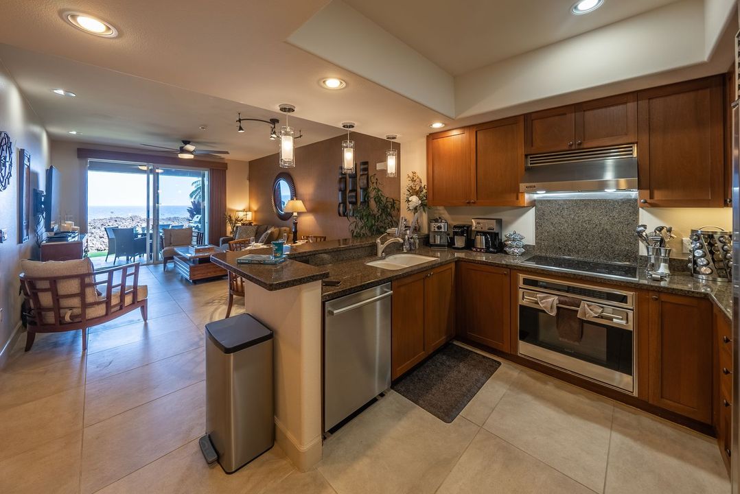 HawaiiLife's tweet image. Just listed by Max B. Aiona, R(S) is 69-1033 NAWAHINE PL #14C, WAIKOLOA, Big Island, for $1,999,999.

hawaiilife.com/mls/712649

This unit sits right on the edge of the Pacific ocean two buildings from the Ocean Club at Halii Kai. Tap the link for more details.

#HawaiiLife