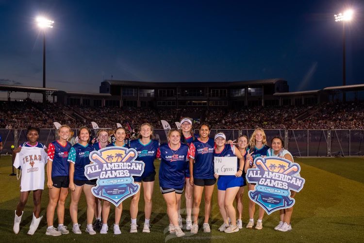 Elena Elash tweet media