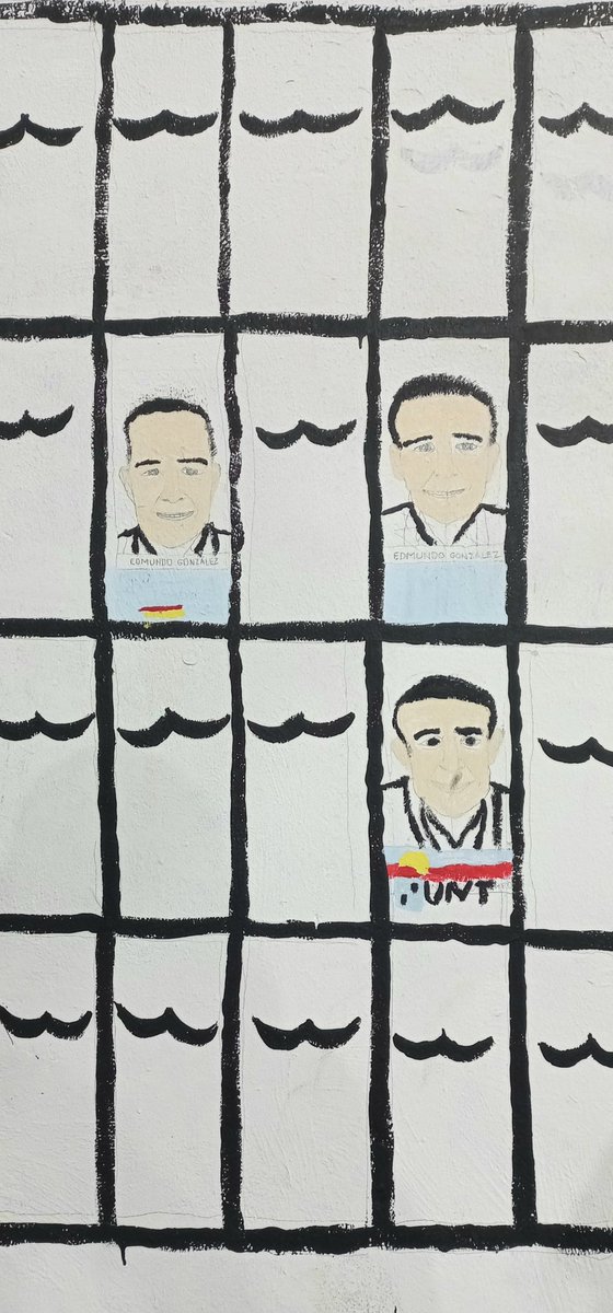 laespergesia's tweet photo. Este mural en Chacao podría ser profético. No sé si ustedes ven lo mismo que yo, pero se ve en Tocorón. https://t.co/oF1x7yeru0