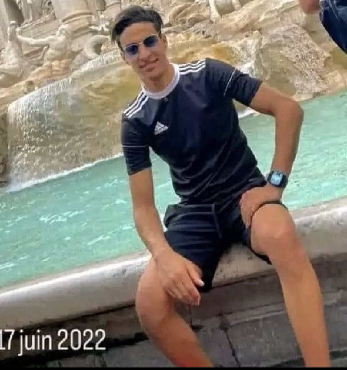 Hey Algeria? Why isn’t he wearing his hijab?