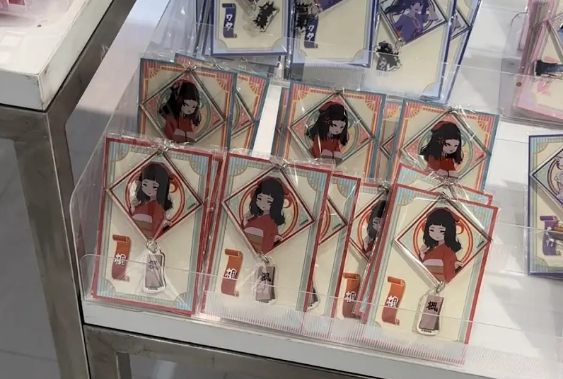 今日からポップアップ開催なので楓ちゃんシリーズまとめてみました! 池袋パルコに楓ちゃんグッズが並んでいるよ! 今日を含めた土日の13時から16時まで安田もいるのでお待ちしております～