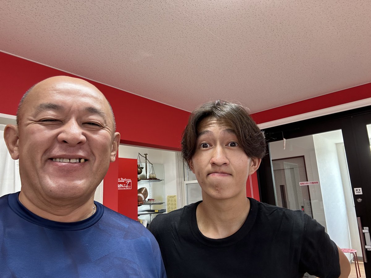 ImayanagidaTaka's tweet photo. 花火ついでにOBが挨拶来てくれました。
みんな笑顔が素敵で、えぇお兄ちゃんになって来てます。
浅野　仁さぁ帰ったら暴れよか！ https://t.co/XA1wU3ArJw