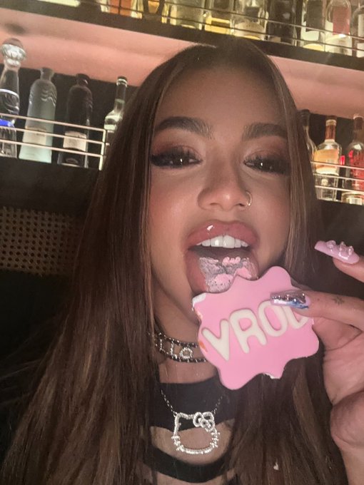 Watch V Rod 💦 🎶's leaked NSFW photo on TwXstars