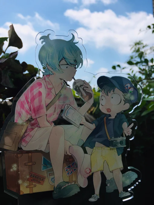 ぱらるさんの旅行いちさんが大好きで、許可いただいて個人用のアクスタ作りました〜! ※ちょっとだけ服装変えています ううううう〜初自前絵のアクスタ…一緒に旅行いこうな…!