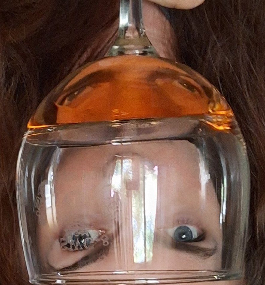 RedLagoe's tweet photo. Rosé Reflections on #FaceFriday. https://t.co/QgCXAuRywl