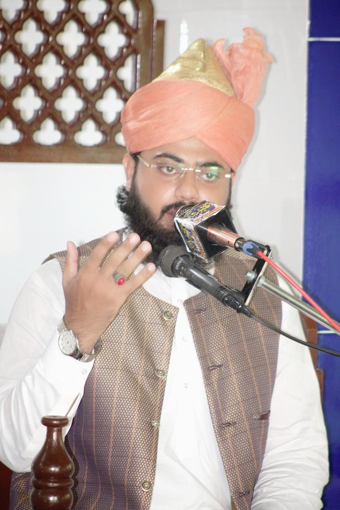 abdullah_allama's tweet photo. ༺خطـــبہ جمـــعۃ المبـــارک۔༻(2/اگست/2024)
جامع مسجد تاجدارِ مدینہ گاؤں باسی والا پسرور روڈ گوجرانوالہ
      صاحبزادہ علامہ عبداللّٰہ نوشاہی صاحب
{خلیفہ مجاز آستانہ عالیہ گلستان نوشاہی}🌹🌹
0300-6317501📞. https://t.co/ORTvNz3cUT