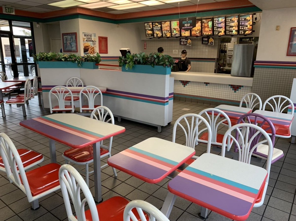 Console_Classic's tweet image. 1990s Taco Bell.

Remember when Taco Bell was the ultimate late-night snack stop? 🌮 What’s your go-to order from back in the day? 

#TacoBell #90sVibes #FastFoodFun
