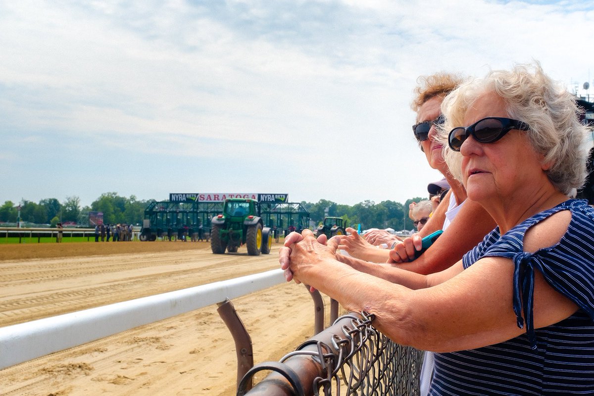 GrahmLiann's tweet photo. A day at the race track https://t.co/wlsHyBcYAA