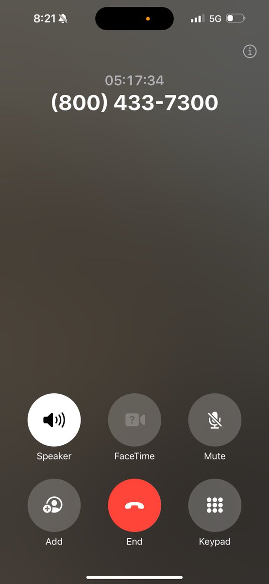 AlexDeclair's tweet photo. @AmericanAir 5 hours and 17 minutes - not a single person has picked up. Does American have customer service reps? https://t.co/izb4dOR8ie