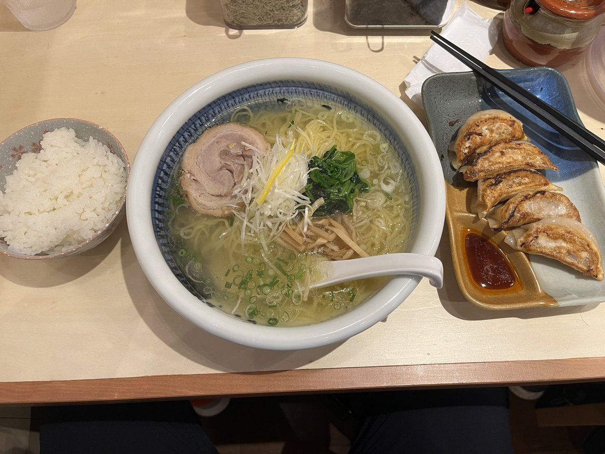 muracchi_mia's tweet photo. 俺流塩ラーメン食って来たぜぇ〜

#吉祥寺 #吉祥寺グルメ #吉祥寺ランチ
#吉祥寺ごはん #ラーメン #ラーメン屋 #塩ラーメン #塩ラーメン専門店 #美味かった #美味 #ランチ #グルメ https://t.co/bwjr7WcgxB