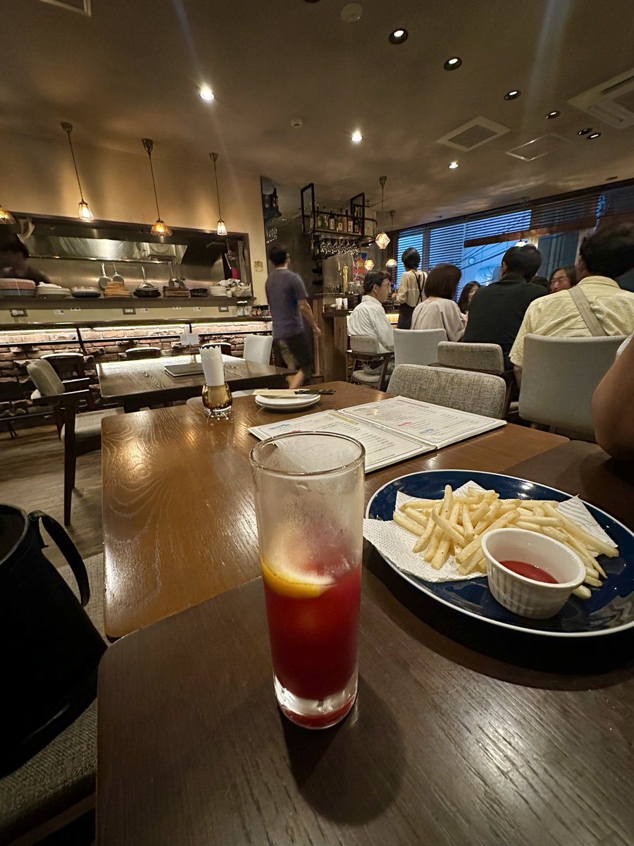 yoShino_oni's tweet photo. 昔お世話になってたお店が移転して、今回初めて来れた🍷
4年ぶりに会えた皆さん元気そうでなにより。お酒も料理も美味しかった✨
#Chelu #長野市 https://t.co/TiAuxEzugN