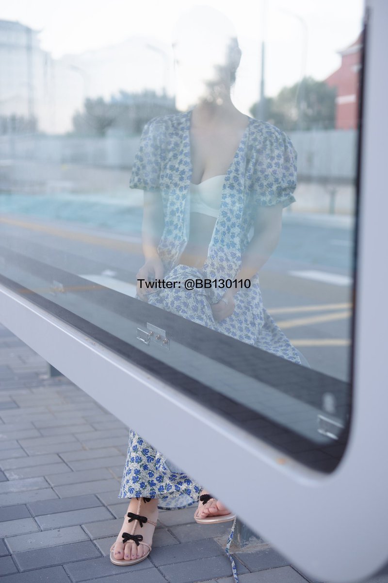 怕太明显，也怕你看不见。

<a href="/luchu888/">在人前羞耻的露出裸体💋</a>

#露出 #暴露 #户外露出 #人前露出