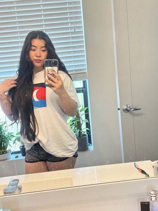 A cute selfie, you&rsquo;re welcome lol   Findom finsub paypig asiandomme domme femdom Asian supremacy human<a href="/tag/throne"class="tags"><span>#throne</span></a><a href="/tag/wishlist"class="tags"><span>#wishlist</span></a>