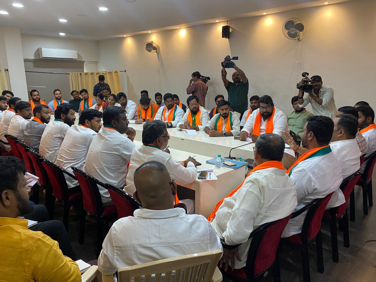 chshekharbjp's tweet photo. 11 से 14 अगस्त को होने वाले तिरंगा यात्रा के लिए प्रदेश कार्यालय में युवा मोर्चा प्रदेश पदाधिकारियों की तैयारी बैठक।
@BJP4Telangana https://t.co/Omd4i5fHIF