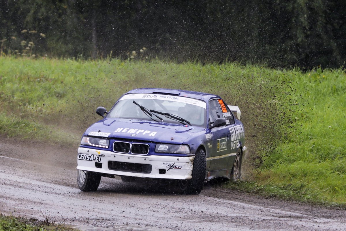 Vetomiesten osalta Västilä menee siirtymäksi erikoiskokeella tapahtuneen ulosajon vuoksi.

Kuvan auto ei liity tapaukseen.

📷 Timo Honkala/AKK