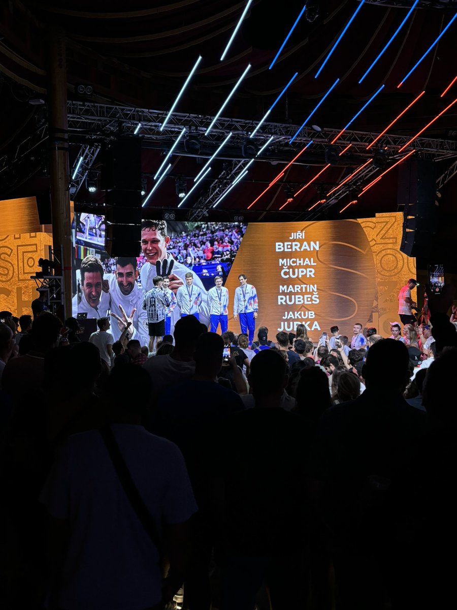 Díkůvzdání 🇨🇿 mušketýrům <a href="/olympijskytym/">Český olympijský tým</a> za famózní 🥉🥉🥉🥉 v Českém domě v #Paris2024 🥳.
Blahopřeji, je to monstrózní sportovní příběh českého šermu🙏.