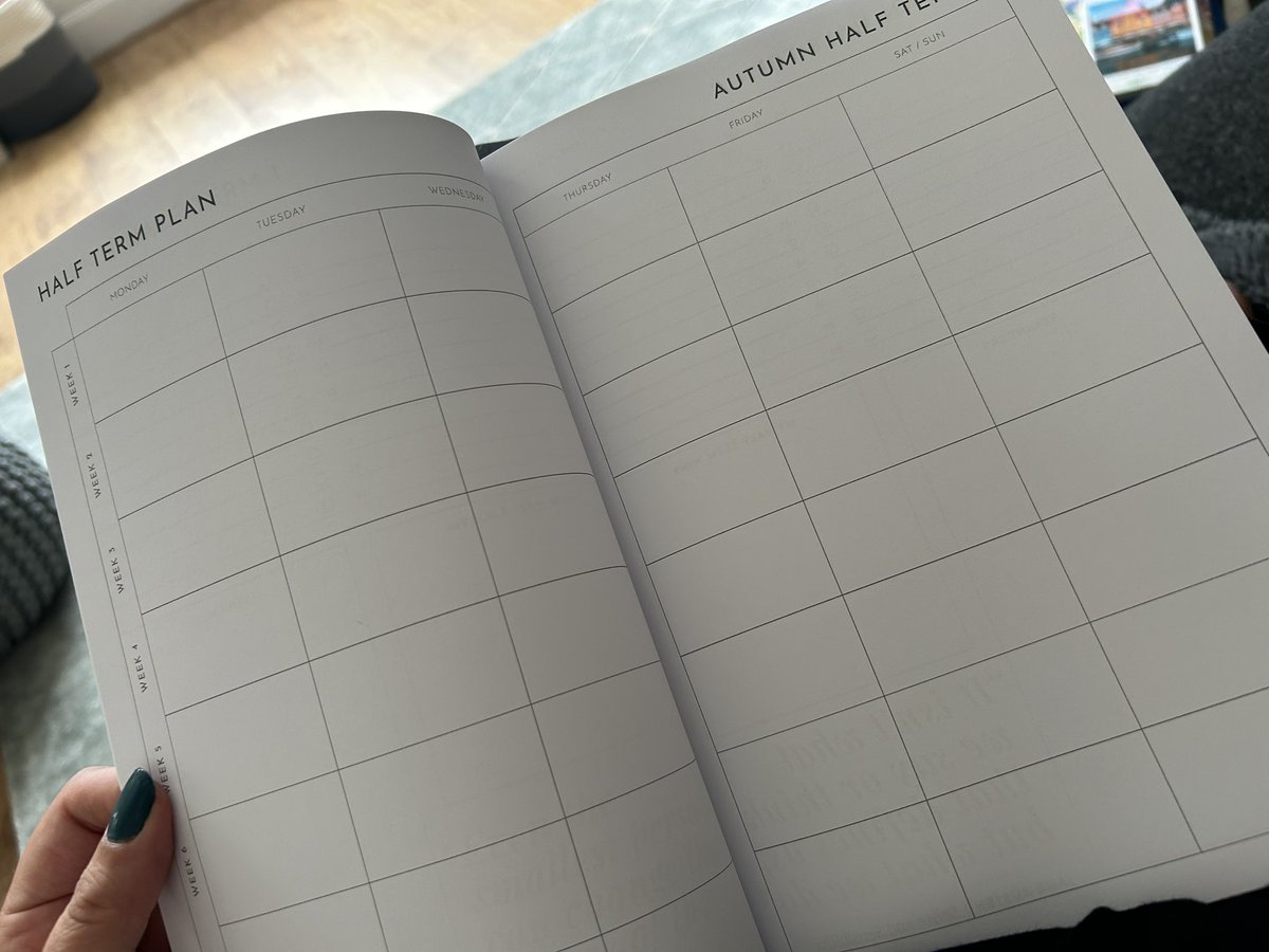 missradders's tweet photo. Look at this gorgeous planner from @BillyCustomGift. 🤩

Lots of customisable options and stunning designs. 😍 https://t.co/Zpg4qq3k1P
