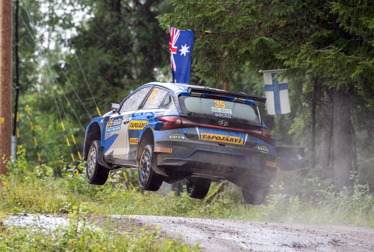 SS12 Päijälä 1 (20.19 km) 🇫🇮 #SectoRallyFinland

⏱ #WRC2
1. 🇫🇮 Latvala 10:15.6
2. 🇸🇪 Solberg +3.3
3. 🇫🇮 Heikkilä +4.8
...
9. 🇫🇮 LINDHOLM +13.5

⏱ O/A SS 12/20
1. 🇸🇪 Solberg 1:20:59.2
2. 🇫🇮 Latvala +22.3
3. 🇫🇮 Heikkilä +39.2
...
23. 🇫🇮 LINDHOLM +1:00:40.1

#HMSGOfficial #WRC