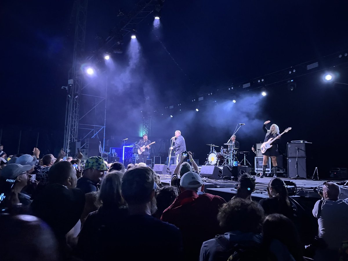 nellerobs's tweet image. Sitting in the campsite and hearing people talking about how much they loved @LotteryWinners at @ynotfestival last night - I feel like a proud mum! See I told you they were good 😊