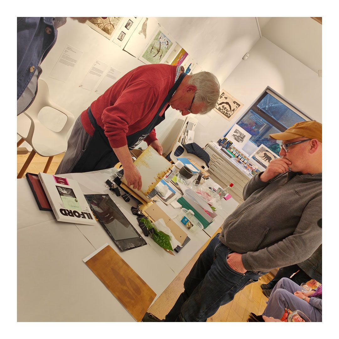 NorthernPrint's tweet image. Thank you to Ian Gale and Brian Richards for hosting the first in our latest round of skill sharing sessions for studio members on the process of Anthotypes.

#hexhamphotographygroup 
#skillshare #anthotypes #printmakingforall #letscreate