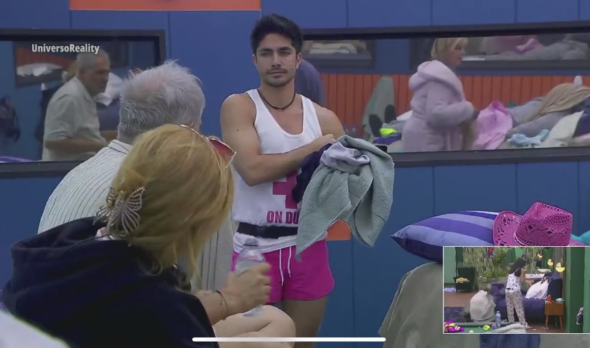 Meli_Mex's tweet image. La cara de #Sian Chong dándose cuenta que el público sabemos que Él es el traicionero, chismoso, el lleva y trae de esta temporada. Arath y #Cuarto Mar Súper comprensivos y buena onda con él, en especial @ArathdelaTorre @mario_bezares #LaCasaDeLosFamososMx2 #LCDLFMex2  #LCDLFMX