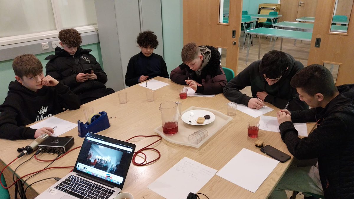 DerbyCC's tweet image. There are still spaces left at Holiday Activities and Food provider Baby&apos;s People!🖌️🎵

Activities, music making, fun, games, painting and much more! Every Monday till Thursday, 12 noon till 4pm until 22 August for children between 10-16 years old. 👉 orlo.uk/0VlRJ