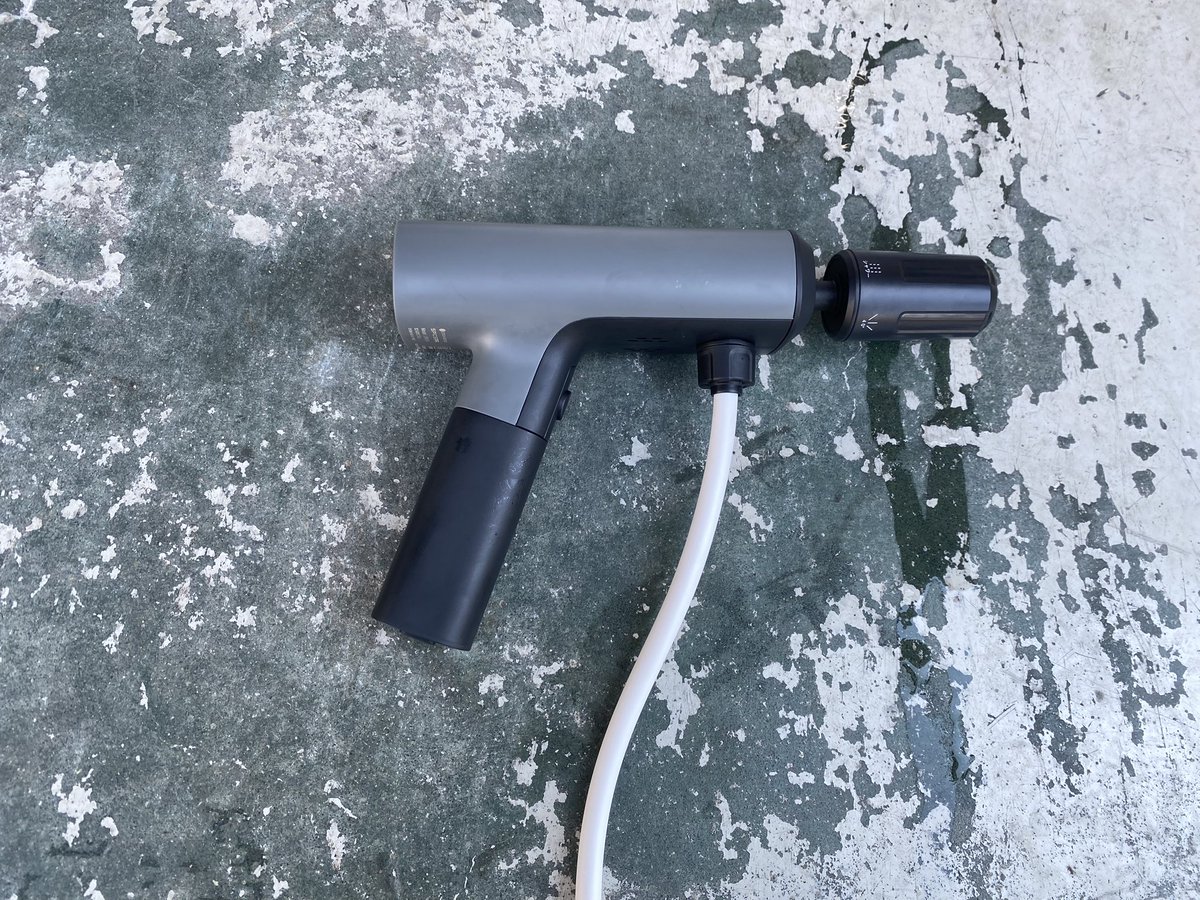 wing_shop_ace's tweet image. 話題のサインハウスから発売されたポータブル高圧洗浄機を注文して開封してみました😊

思ってたより水圧は高く、マンションとかで洗車に困ってた方には良いアイテムなのではないかと思います✨

サンプルとして使えるようにしてますので、興味がある方はお気軽にお声掛け下さい😁

#spicer