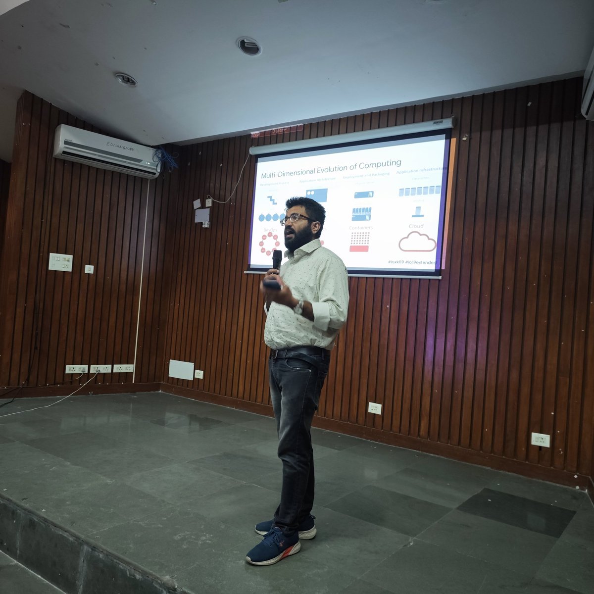GDGJalandhar's tweet image. Don't miss Gaurav Madaan's session on running and scaling your business with Google Cloud Run! Gain valuable knowledge to drive your success. 📈💡 #GDGJalandhar #GoogleCloud #TechEvent @codestellar