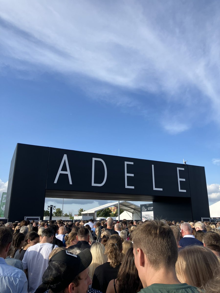 MrsLeanneB tweet media