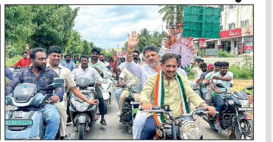 ಹೆಲ್ಮೆಟ್ ಕಡ್ಡಾಯ ಕಾನೂನಿನಲ್ಲಿ ಬದಲಾವಣೆ ಆಯಿತೇ. ನಾಳೆಯಿಂದ ನಾವೂ ಹಾಕದಿದ್ದರೆ ಕೇಸ್ ಹಾಕೋದಿಲ್ಲ ತಾನೇ. @spramanagara <a href="/CMofKarnataka/">CM of Karnataka</a> <a href="/DgpKarnataka/">DGP KARNATAKA</a>