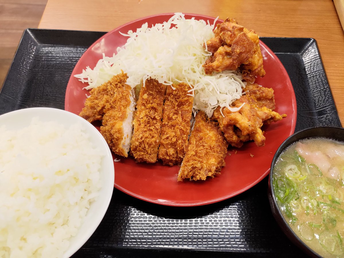 #かつや
トンカツとから揚げ、美味しいね。