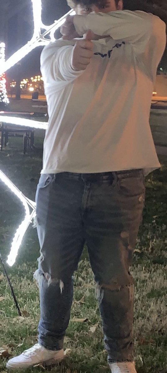 PaperHandah's tweet photo. @tray_2_cold @underwaterlol @Guhnrr__ @AirNecro @MosleyB02 @HappyPunch 🤣🤣🤣🤣🤣🤣 https://t.co/7NzsAeApC5