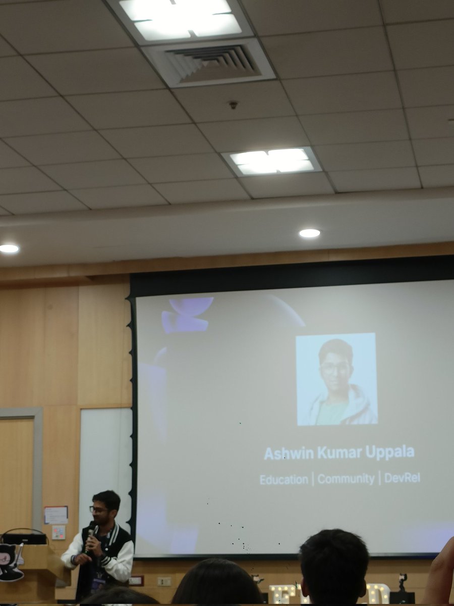 LaxdipPatel's tweet image. Empowering the students programs and community building session by @ashwinexe  at @GHFieldDayIndia 
#GitHubFieldDayIndia
#GHFDIndia2024
@GitHubEducation @github