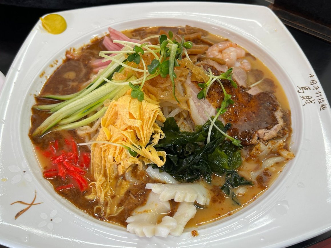 797binbo's tweet image. #日暮里 #nippori #tokyo
#馬賊
馬賊冷やしと手打ち餃子
創業1977年。1989年おはようナイスデイで知り2024年にやっと訪問。麺は手打ち。シコシコの細麺ともっちりの太麺が混合。マー油が効いた坦々っぽいタレは香辛野菜豊富、コク厚みある味わいで美味しい。
#ランチ #昼飯 #lunch #定食 #setmeal