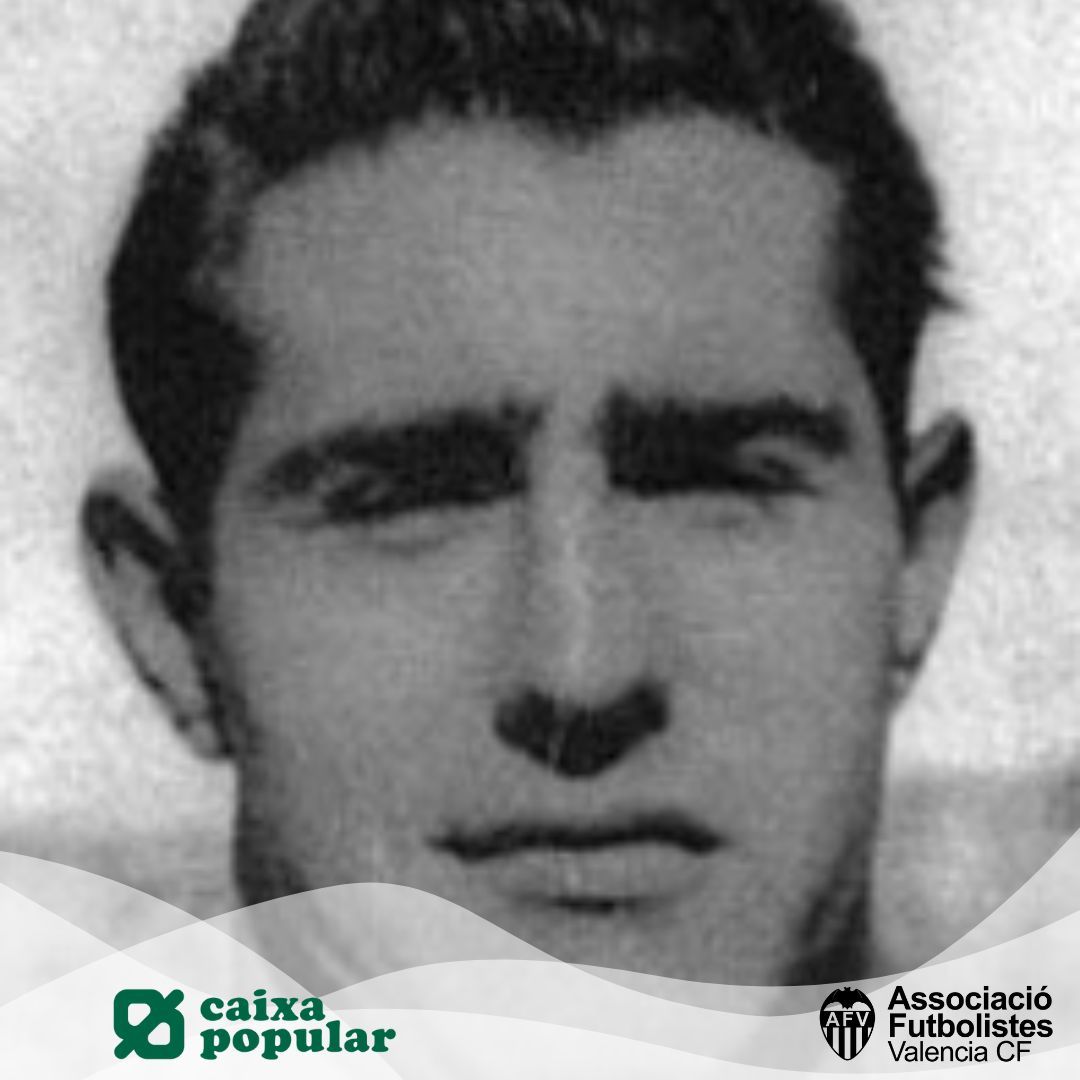 FutbolistasVCF's tweet photo. Comenzamos el día recordando y felicitando a Pepe Gálvez (1974) y Luis Coll (1937), dos de los nuestros que vinieron al mundo tal día como hoy. 🦇🎂⚪⚫ #siempreenelrecuerdo #muchasfelicidades #amuntvalencia #futbolistasvcf #llegendesdelsentiment https://t.co/I63Himy9LL