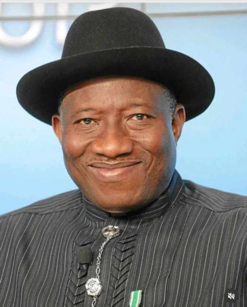 MrjavaAdeyemi's tweet image. We owe you an apology.... 💚🤍💚...... #jonathanwearesorry #TinubuMUSTGo #EndBadGovernanceInNigeria #EndBadGovernanceProtest #protest #Lekkitollgate  let trend this guys. 

Jonathan once said: you will miss me when I leave power.......