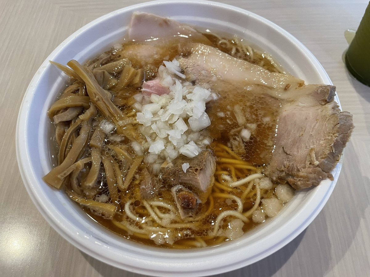 quatro_sergeant's tweet photo. #八王子ラーメン百豚 

2024年74杯目

八王子の有名店10店が集結した、チャリティーイベント

#チェリーポーク を3頭使った、#無化調ラーメン 

麺は、#もつけ の岡田さんが監修

豚の甘みを感じる、最強の#八王子ラーメン 

1,500食販売の予定
運営経費を除き、全額寄付 https://t.co/HkE9qBTk0j