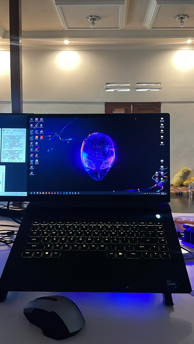 faryx098's tweet photo. @Alienware @DeadbyDaylight awesome laptop alienware m15 r7 for gaming and editing  i Hope win the game for Tomb Raider. thanks so much ⚰️ https://t.co/vxip4EnhNU