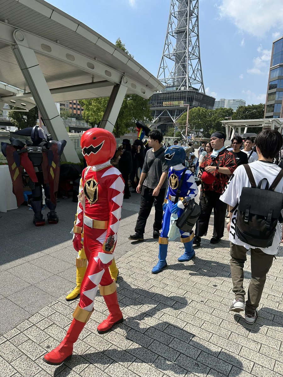 bcozmetal428's tweet photo. 栄はコスプレイベントでごった返しとるわい https://t.co/eqLPbLhzui