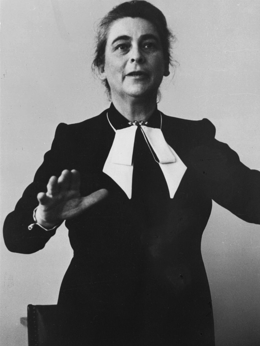 Heute gedenken wir Antonie Nopitsch an ihrem 123. Geburtstag. Sie gründete 1932 den Bayrischen Mütterdienst und 1950 das Müttergenesungswerk. Ihr Einsatz für die Gesundheit von Frauen und Müttern inspiriert uns bis heute.

#AntonieNopitsch #Müttergesundheit #Müttergenesungswerk