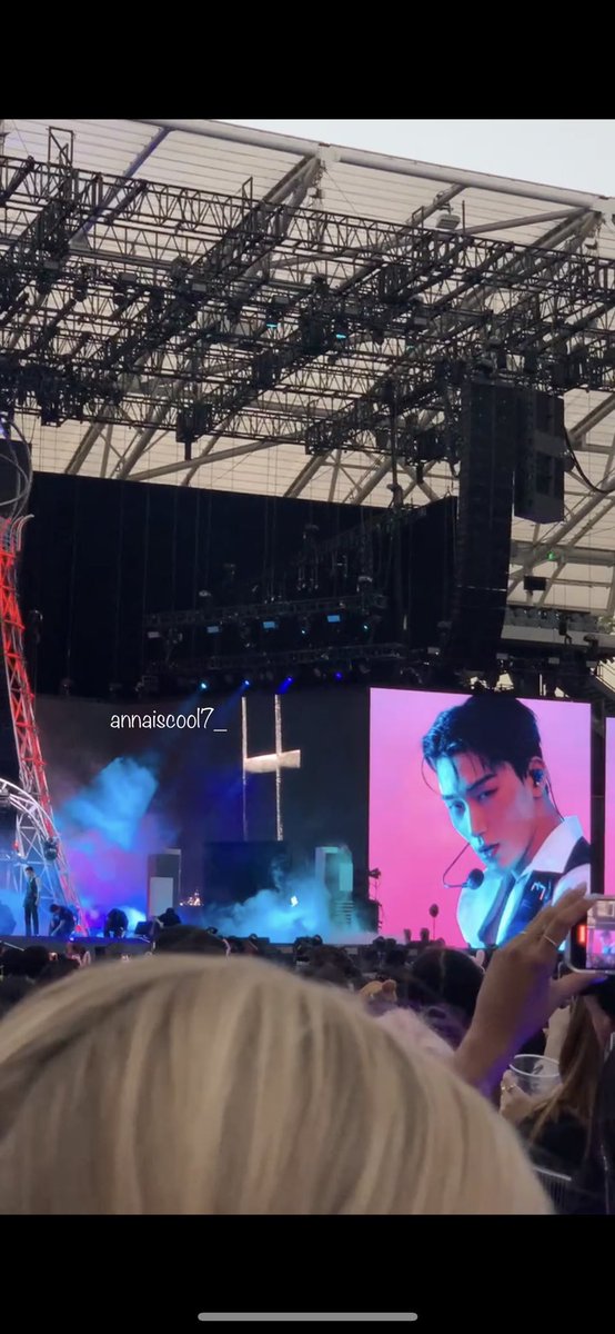annaiscool7's tweet photo. @lalalovesmingi Me with this San pic from my video 😌 (clearly the camera would be in front of stage, he wouldn’t be looking to my side 😂) https://t.co/EckfLyp2eZ
