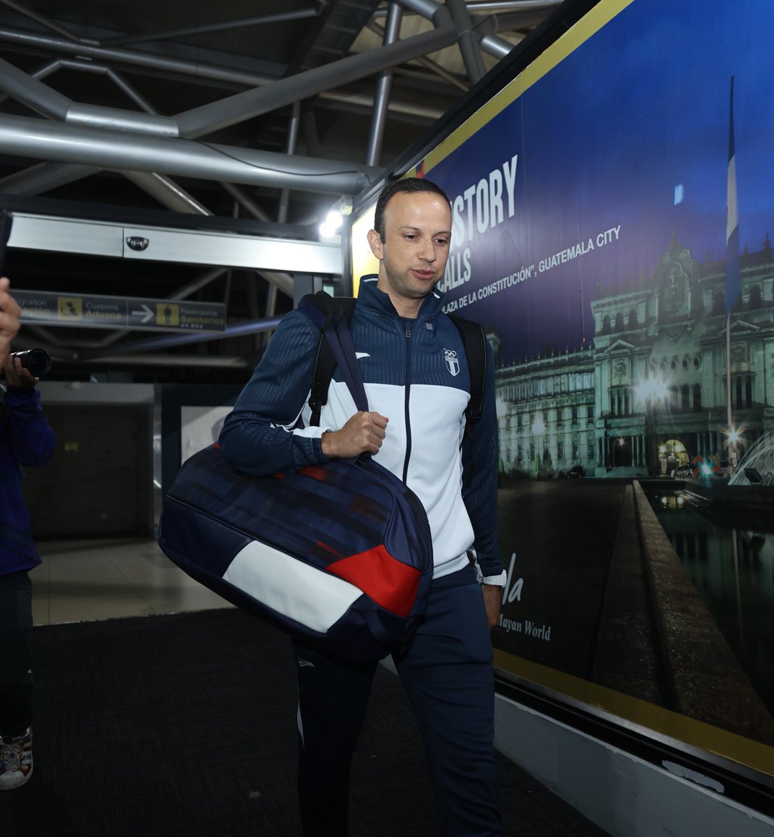 C      O      G tweet media