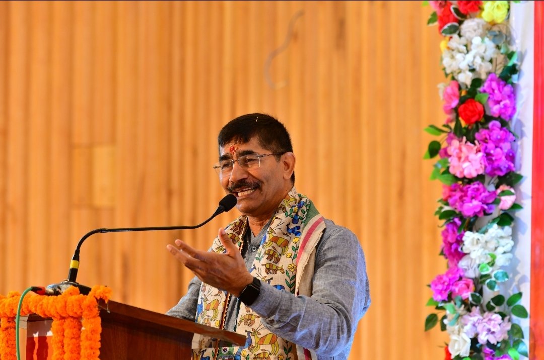 ABVPVoice's tweet photo. पावनतीर्थ श्री सम्मेद शिखर जी, पारसनाथ, झारखंड में आयोजित हो रही अभाविप की दो दिवसीय 'केंद्रीय कार्यसमिति बैठक' का शुभारंभ राष्ट्रीय अध्यक्ष प्रो. @DrRajSharan, राष्ट्रीय महामंत्री श्री @yagywalkya एवं राष्ट्रीय संगठन मंत्री श्री @AshishSainram द्वारा दीप प्रज्वलित कर किया गया। 

#ABVPCWCParasnath