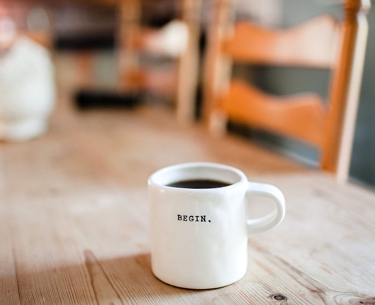 cazij's tweet photo. ☕️☕️☕️

There are many things that you can make today.

- A friend
- A Difference 
- A #Coffee
- Time for what matters

@Cbp8Cindy @QueenBeanCoffee @suziday123 @LoveCoffeeHour @FreshRoasters @Stefeenew 

#CoffeeLovers #CoffeeLover #CoffeeAddicts  #CoffeeCulture  #CoffeeShop https://t.co/dbDjVduBGF