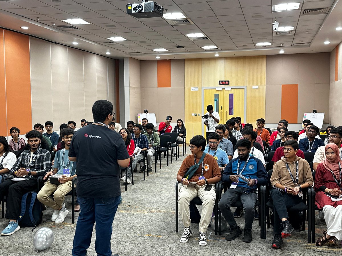 GHFieldDayIndia's tweet image. Just wrapped up an awesome talk by @adityaoberai1 on open source!

Mona is learning so much about community and collaboration.

Who else found it inspiring? #GitHubFieldDayIndia #opensource
