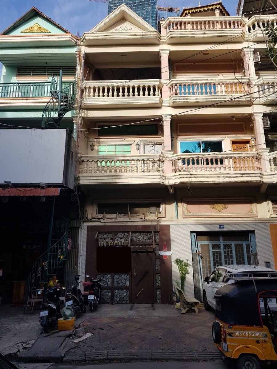 🔊 ផ្ទះលក់បន្ទាន់ ចរចាជាក់ស្តែង 
✅ ទីតាំង: ផ្លូវ 63(ត្រសក់ផ្អែម) សង្កាត់ ទន្លេបាសាក់ ខណ្ឌ ចំការមន 
💰 លក់បន្ទាន់: សែសិបមុឺនស្តើង (ចរចា បានតាមជាក់ស្តែង)